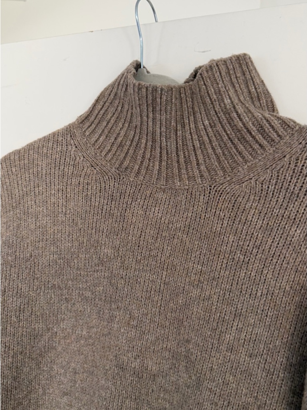 Abercrombie & Fit Oversized Turtleneck Sweater - Picture 3 of 4